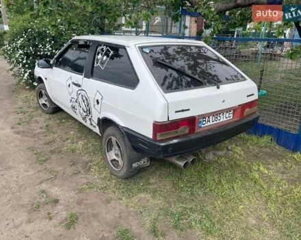 Белый ВАЗ 2108, объемом двигателя 1.5 л и пробегом 221 тыс. км за 1299 $, фото 2 на Automoto.ua