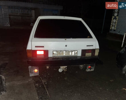 Белый ВАЗ 2108, объемом двигателя 1.3 л и пробегом 100 тыс. км за 600 $, фото 3 на Automoto.ua