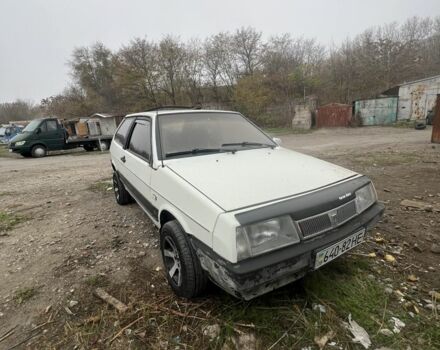 Белый ВАЗ 2108, объемом двигателя 1.5 л и пробегом 300 тыс. км за 600 $, фото 2 на Automoto.ua