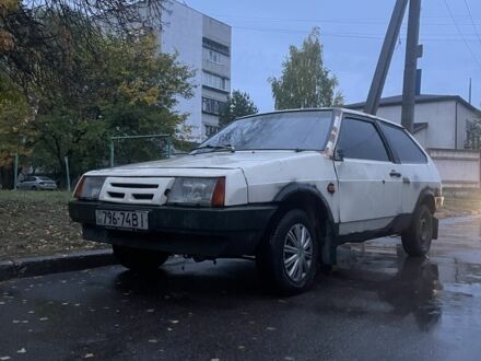 Белый ВАЗ 2108, объемом двигателя 1.5 л и пробегом 999 тыс. км за 134 $, фото 1 на Automoto.ua