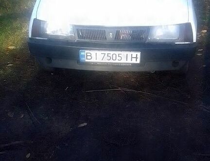 ВАЗ 2108 1985 в Карловке на Automoto.ua Белый ВАЗ 2108, объемом двигателя 1.3 л и пробегом 50 тыс. км за 1200 $, фото 1 на Automoto.ua