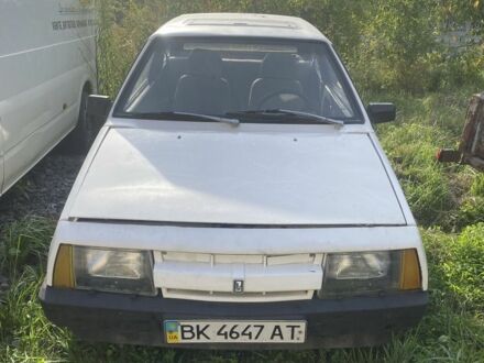ВАЗ 2108 1986 в Ровно на Automoto.ua Белый ВАЗ 2108, объемом двигателя 1.3 л и пробегом 777 тыс. км за 550 $, фото 1 на Automoto.ua