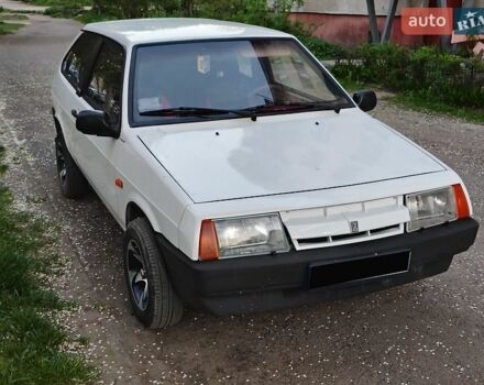 Белый ВАЗ 2108, объемом двигателя 1.29 л и пробегом 380 тыс. км за 1250 $, фото 1 на Automoto.ua