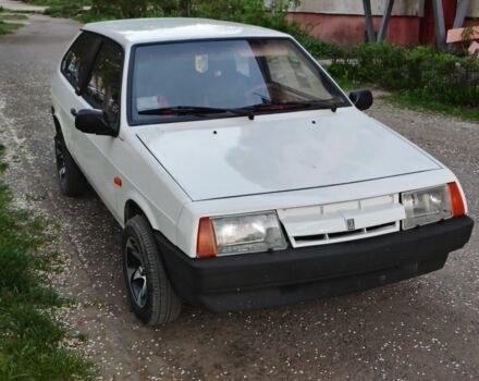 Белый ВАЗ 2108, объемом двигателя 1.3 л и пробегом 200 тыс. км за 1300 $, фото 1 на Automoto.ua