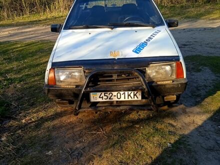 ВАЗ 2108 1986 у Вінниці на Automoto.ua Білий ВАЗ 2108, об'ємом двигуна 13 л та пробігом 80 тис. км за 600 $, фото 1 на Automoto.ua