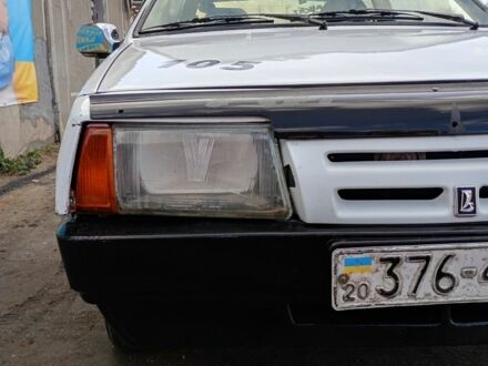 ВАЗ 2108 1986 в Брусилове на Automoto.ua Белый ВАЗ 2108, объемом двигателя 1.3 л и пробегом 345 тыс. км за 719 $, фото 1 на Automoto.ua