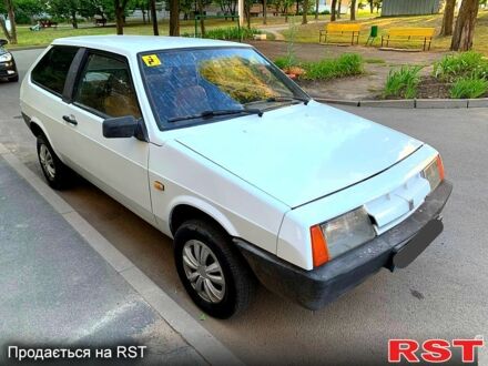 Белый ВАЗ 2108, объемом двигателя 1.5 л и пробегом 165 тыс. км за 1000 $, фото 1 на Automoto.ua