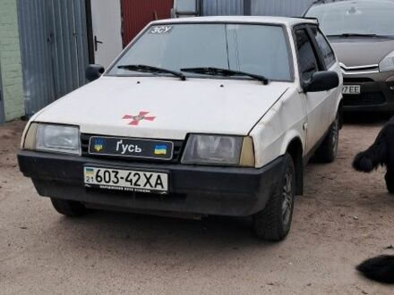 ВАЗ 2108 1987 в Обухове на Automoto.ua Белый ВАЗ 2108, объемом двигателя 1 л и пробегом 200 тыс. км за 680 $, фото 1 на Automoto.ua