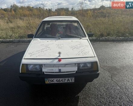 Белый ВАЗ 2108, объемом двигателя 1.3 л и пробегом 140 тыс. км за 250 $, фото 1 на Automoto.ua