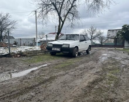 Белый ВАЗ 2108, объемом двигателя 1.5 л и пробегом 200 тыс. км за 800 $, фото 1 на Automoto.ua