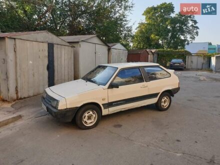 ВАЗ 2108 1987 в Киеве на Automoto.ua Белый ВАЗ 2108, объемом двигателя 1.3 л и пробегом 230 тыс. км за 650 $, фото 1 на Automoto.ua