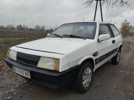 Белый ВАЗ 2108, объемом двигателя 1.3 л и пробегом 300 тыс. км за 750 $, фото 1 на Automoto.ua