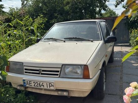Белый ВАЗ 2108, объемом двигателя 1.3 л и пробегом 350 тыс. км за 600 $, фото 1 на Automoto.ua