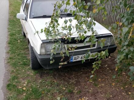 Белый ВАЗ 2108, объемом двигателя 1.3 л и пробегом 100 тыс. км за 1000 $, фото 1 на Automoto.ua