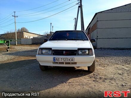 ВАЗ 2108 1987 в Каменское - Днепродзержинск на Automoto.ua Белый ВАЗ 2108, объемом двигателя 1.3 л и пробегом 300 тыс. км за 1400 $, фото 1 на Automoto.ua