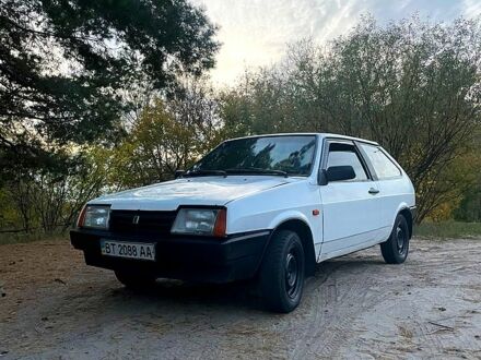Белый ВАЗ 2108, объемом двигателя 1.3 л и пробегом 14 тыс. км за 800 $, фото 1 на Automoto.ua