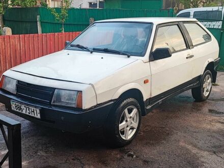 ВАЗ 2108 1988 у Бердичеве на Automoto.ua Білий ВАЗ 2108, об'ємом двигуна 1.3 л та пробігом 300 тис. км за 700 $, фото 1 на Automoto.ua