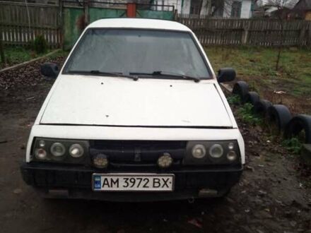 Белый ВАЗ 2108, объемом двигателя 1.1 л и пробегом 300 тыс. км за 700 $, фото 1 на Automoto.ua