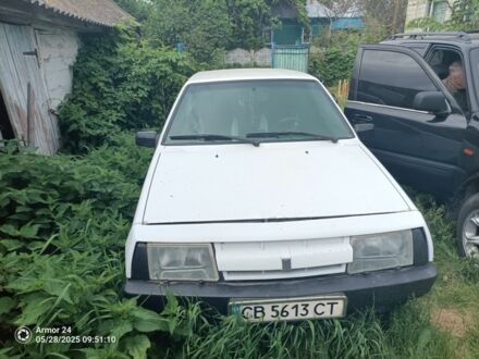 ВАЗ 2108 1988 у Чернігові на Automoto.ua Білий ВАЗ 2108, об'ємом двигуна 0 л та пробігом 2 тис. км за 725 $, фото 1 на Automoto.ua
