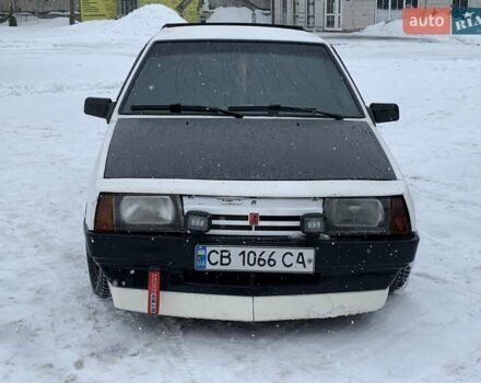 Белый ВАЗ 2108, объемом двигателя 1.3 л и пробегом 180 тыс. км за 1000 $, фото 1 на Automoto.ua