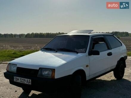 Белый ВАЗ 2108, объемом двигателя 1.5 л и пробегом 300 тыс. км за 1300 $, фото 1 на Automoto.ua