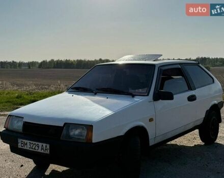 Белый ВАЗ 2108, объемом двигателя 1.5 л и пробегом 300 тыс. км за 1300 $, фото 1 на Automoto.ua