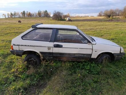 Белый ВАЗ 2108, объемом двигателя 1 л и пробегом 50 тыс. км за 189 $, фото 1 на Automoto.ua
