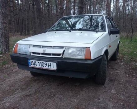 Белый ВАЗ 2108, объемом двигателя 1.3 л и пробегом 200 тыс. км за 1200 $, фото 1 на Automoto.ua