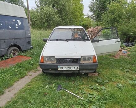 Белый ВАЗ 2108, объемом двигателя 1.3 л и пробегом 65 тыс. км за 269 $, фото 1 на Automoto.ua