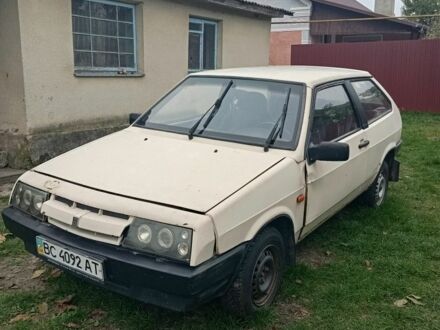 Белый ВАЗ 2108, объемом двигателя 1.3 л и пробегом 300 тыс. км за 400 $, фото 1 на Automoto.ua