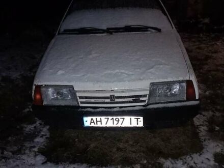 ВАЗ 2108 1989 в Киеве на Automoto.ua Белый ВАЗ 2108, объемом двигателя 1.5 л и пробегом 40 тыс. км за 700 $, фото 1 на Automoto.ua