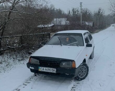 Белый ВАЗ 2108, объемом двигателя 1 л и пробегом 100 тыс. км за 415 $, фото 1 на Automoto.ua