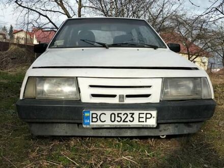 ВАЗ 2108 1989 в Львове на Automoto.ua Белый ВАЗ 2108, объемом двигателя 1.3 л и пробегом 100 тыс. км за 650 $, фото 1 на Automoto.ua