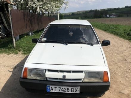 ВАЗ 2108 1989 у Коломые на Automoto.ua Білий ВАЗ 2108, об'ємом двигуна 1.3 л та пробігом 3 тис. км за 1100 $, фото 1 на Automoto.ua