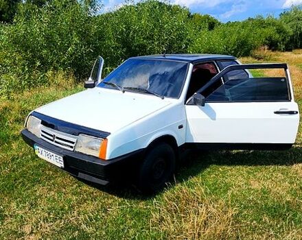 Белый ВАЗ 2108, объемом двигателя 1.5 л и пробегом 290 тыс. км за 900 $, фото 1 на Automoto.ua