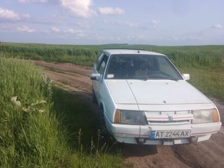 ВАЗ 2108 1990 у Бурштыне на Automoto.ua Білий ВАЗ 2108, об'ємом двигуна 1.3 л та пробігом 273 тис. км за 570 $, фото 1 на Automoto.ua