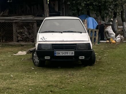 ВАЗ 2108 1990 у Рівному на Automoto.ua Білий ВАЗ 2108, об'ємом двигуна 1.3 л та пробігом 300 тис. км за 550 $, фото 1 на Automoto.ua