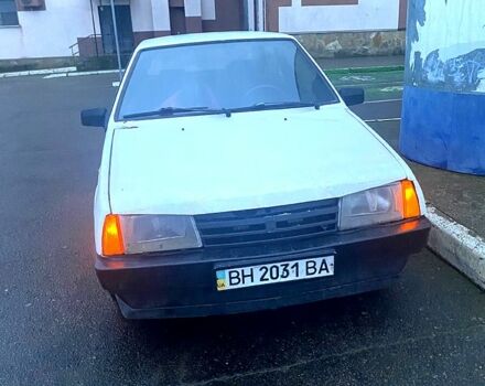 Белый ВАЗ 2108, объемом двигателя 1.5 л и пробегом 300 тыс. км за 700 $, фото 1 на Automoto.ua