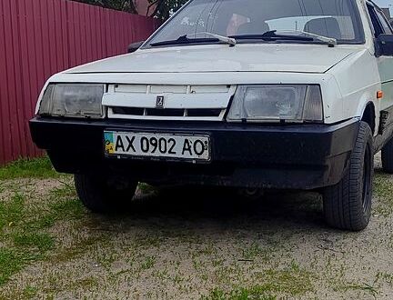 ВАЗ 2108 1990 у Богодухове на Automoto.ua Білий ВАЗ 2108, об'ємом двигуна 1.3 л та пробігом 0 тис. км за 900 $, фото 1 на Automoto.ua
