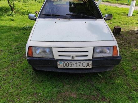 ВАЗ 2108 1990 у Белополье на Automoto.ua Білий ВАЗ 2108, об'ємом двигуна 1.5 л та пробігом 76 тис. км за 968 $, фото 1 на Automoto.ua