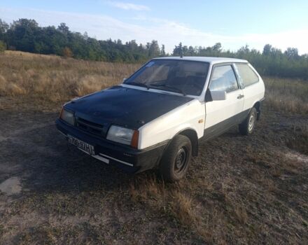 Белый ВАЗ 2108, объемом двигателя 1.3 л и пробегом 100 тыс. км за 425 $, фото 1 на Automoto.ua
