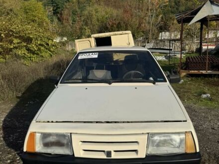 Белый ВАЗ 2108, объемом двигателя 1.3 л и пробегом 150 тыс. км за 650 $, фото 1 на Automoto.ua