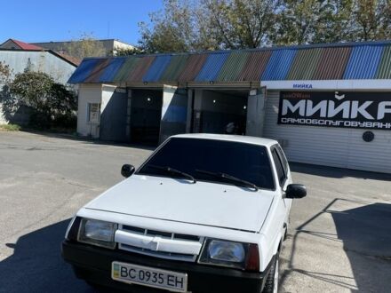 Белый ВАЗ 2108, объемом двигателя 1.5 л и пробегом 350 тыс. км за 1400 $, фото 1 на Automoto.ua