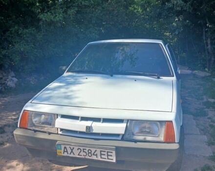Белый ВАЗ 2108, объемом двигателя 1.3 л и пробегом 300 тыс. км за 923 $, фото 1 на Automoto.ua