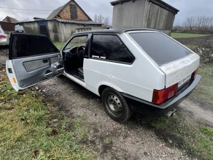 Белый ВАЗ 2108, объемом двигателя 1.3 л и пробегом 200 тыс. км за 1500 $, фото 1 на Automoto.ua