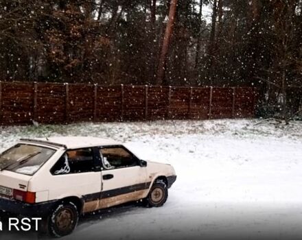 Белый ВАЗ 2108, объемом двигателя 1.5 л и пробегом 0 тыс. км за 1250 $, фото 1 на Automoto.ua