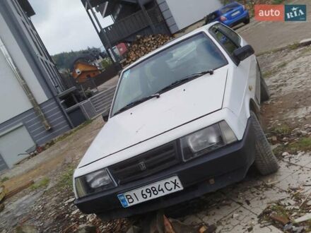 ВАЗ 2108 1991 у Буковеле на Automoto.ua Білий ВАЗ 2108, об'ємом двигуна 1.3 л та пробігом 320 тис. км за 726 $, фото 1 на Automoto.ua