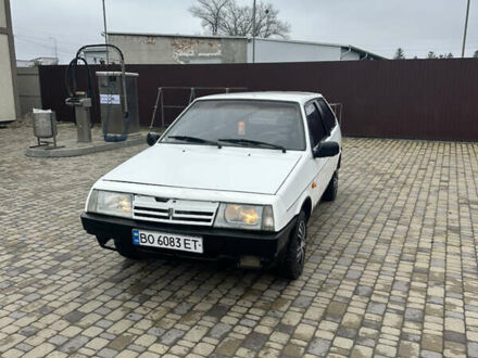 Белый ВАЗ 2108, объемом двигателя 1.29 л и пробегом 150 тыс. км за 700 $, фото 1 на Automoto.ua