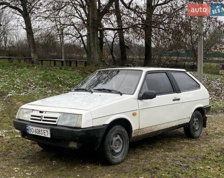 Белый ВАЗ 2108, объемом двигателя 1.29 л и пробегом 300 тыс. км за 650 $, фото 1 на Automoto.ua