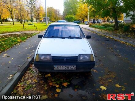 Белый ВАЗ 2108, объемом двигателя 1.5 л и пробегом 250 тыс. км за 350 $, фото 1 на Automoto.ua